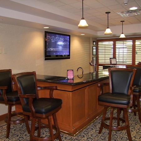 Wingate By Wyndham Peoria - Complimentary Area Shuttle Hotel Exterior photo