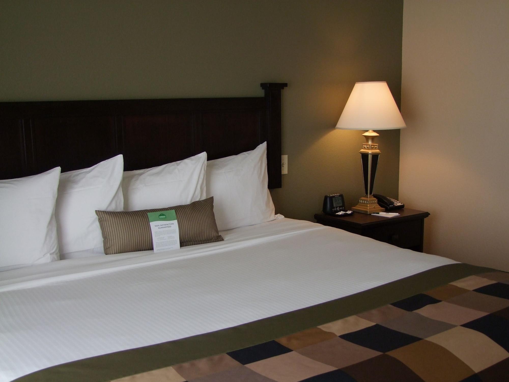 Wingate By Wyndham Peoria - Complimentary Area Shuttle Hotel Exterior photo
