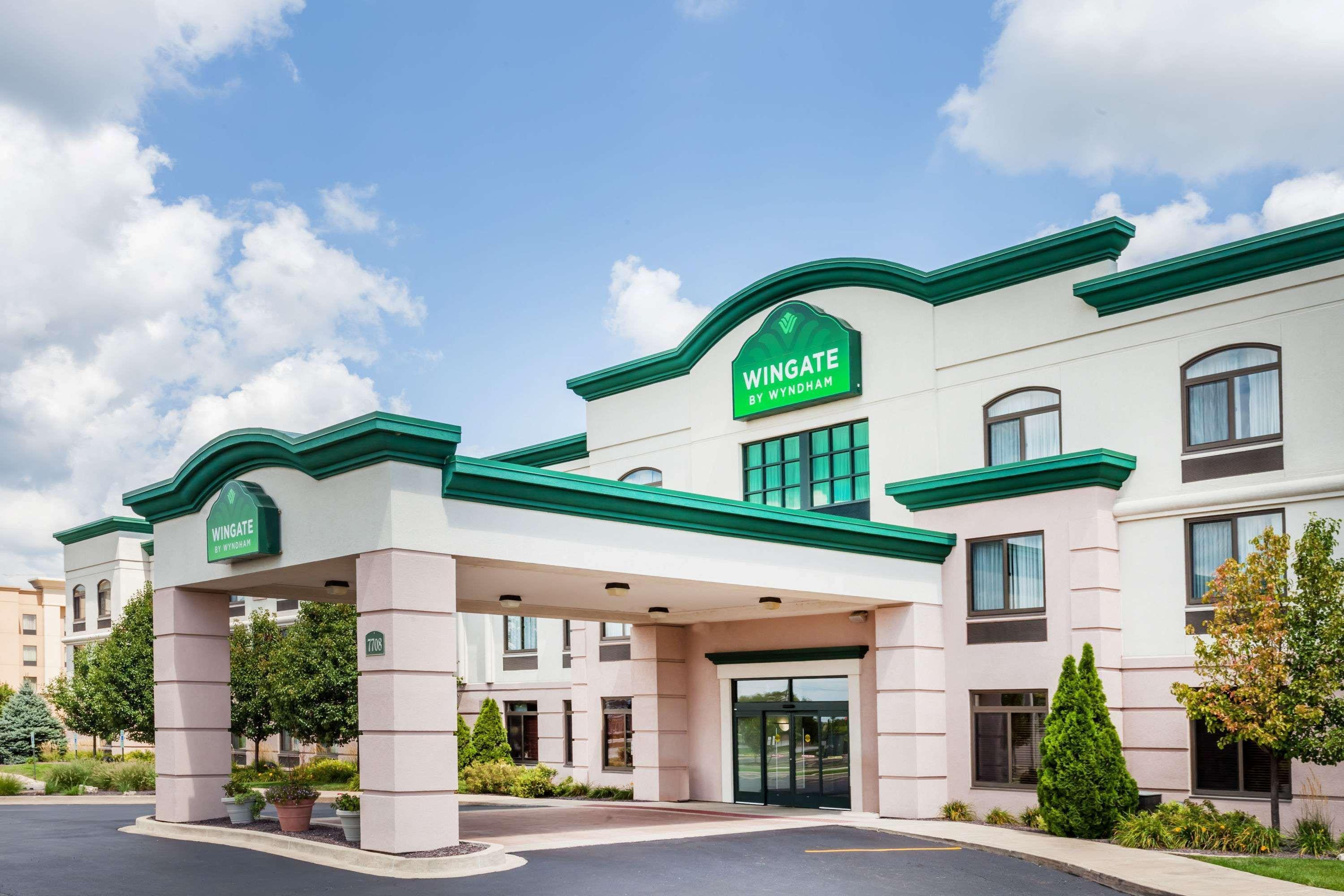 Wingate By Wyndham Peoria - Complimentary Area Shuttle Hotel Exterior photo