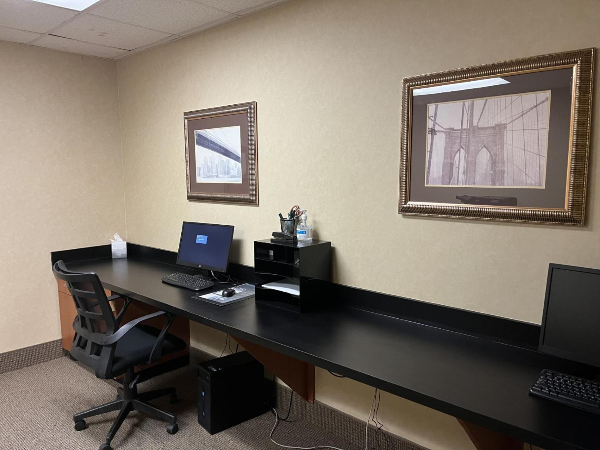 Wingate By Wyndham Peoria - Complimentary Area Shuttle Hotel Exterior photo